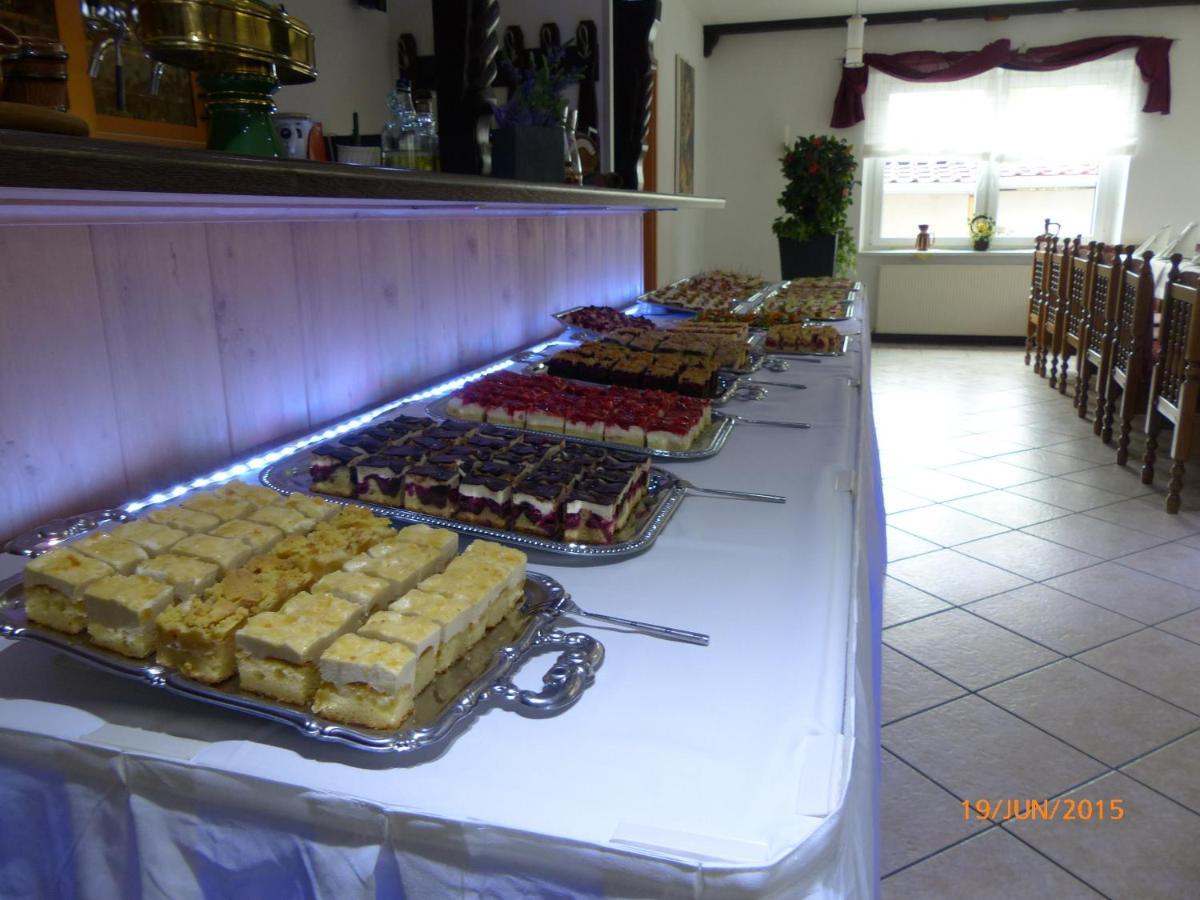 Hotel/Restaurant Balkan Soemmerda Luaran gambar