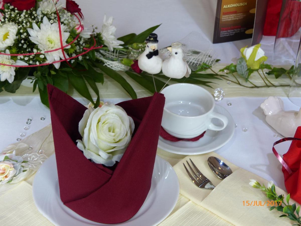 Hotel/Restaurant Balkan Soemmerda Luaran gambar