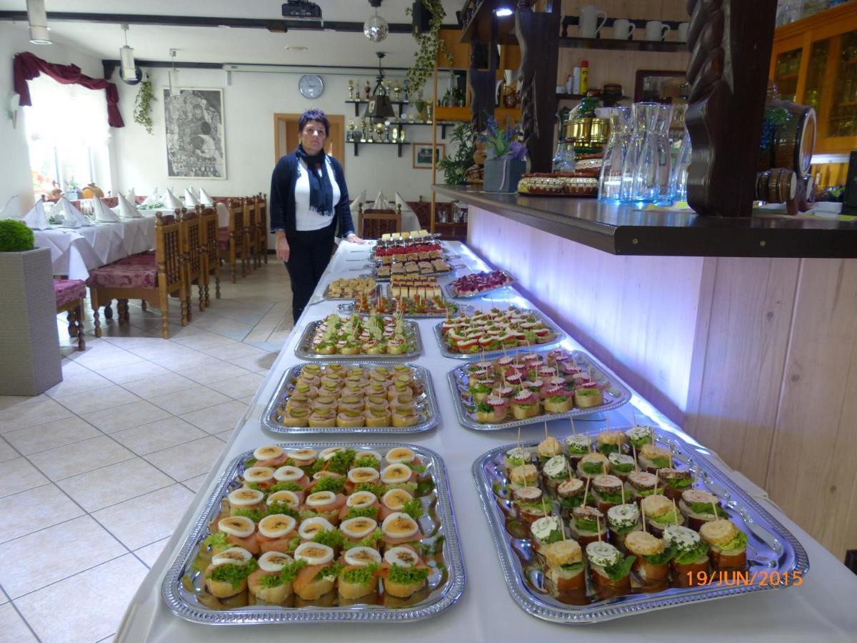 Hotel/Restaurant Balkan Soemmerda Luaran gambar