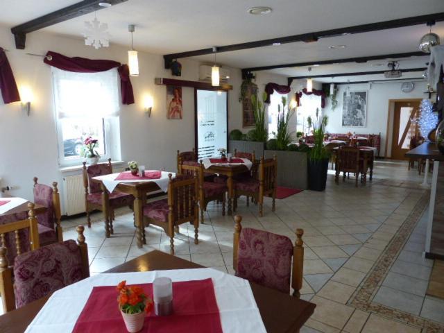 Hotel/Restaurant Balkan Soemmerda Luaran gambar
